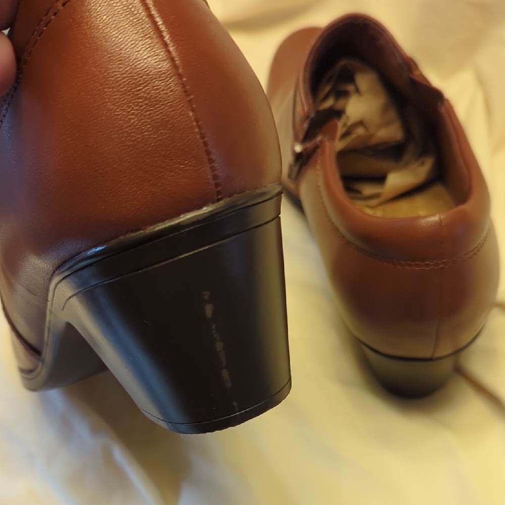 Womens Clarks Elegant Brown Heeled Shoes Size 9.5 - Picture 10 of 11